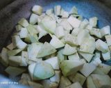A picture of step 1 of Aloo bengan jhat pat.