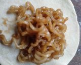 कुरकुरे मैगी मोमोस (kurkure maggi momos recipe in Hindi) रेसिपी चरण 3 फोटो