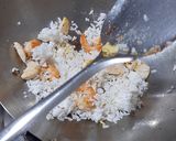 Foto langkah ke 4 dari resep Nasi Goreng Sederhana.