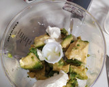 Foto del paso 5 de la receta: Dip light de aguacate y queso de untar