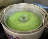Foto langkah ke 5 dari resep Putu Ayu Lembut Loyang Besar.