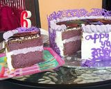 Foto langkah ke 14 dari resep Purple Birthday Cake.