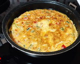 Foto del paso 4 de la receta: Tortilla de pimientos, calabacín y zanahoria