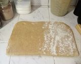 Foto del paso 3 de la receta: Masa para torta de fiambre, atún, pascualina