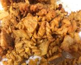 A picture of step 3 of Macroni Pakora.