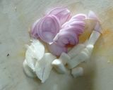Foto langkah ke 1 dari resep Tumis daun Ubi sederhana.