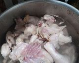 Foto langkah ke 3 dari resep Ayam kampung goreng.