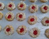 Foto langkah ke 4 dari resep Kue kering Thumbprint.