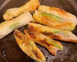 Hình bước làm 2 của món Avocados Spring Roll