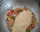 A picture of step 3 of Daliya upma.