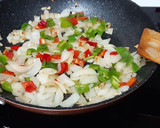 Foto del paso 2 de la receta: Mero y calamares al chilindrón de mi casa