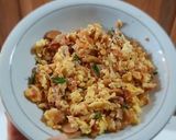 Foto langkah ke 4 dari resep Telur orak arik kornet sosis.