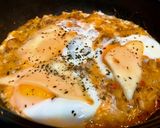 Hình bước làm 5 của món Lạ Miệng Với Bacon, Khoai Tây, Trứng, Phô Mai, Cà Chua và Các Loại Lá Thơm Của Ý