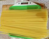 Foto del passaggio 4 della ricetta Spaghetti allo Zafferano e Crema di Ceci con Speck Croccante