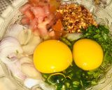 A picture of step 2 of Piyazi omelette💕پیازی آملیٹ💕.