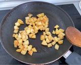 Foto del paso 7 de la receta Estofado de pollo al curry con verduras, patatas y manzana