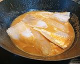 Foto del paso 6 de la receta Filetes de merluza en salsa de gambas