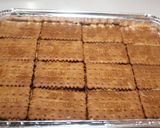 Foto del paso 4 de la receta: Tarta de galletas con moka sin huevo