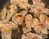 Hình bước làm 1 của món Gà sốt mật ong (chicken with honey sauce)