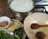 રાઈસ વર્મેસીલી વેજીટેબલ ઉપમા (Rice Vermicelli Vegetable Upma Recipe In Gujarati) રેસીપી સ્ટેપ1ફોટો