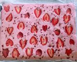 Hűsítő szeretet - epres, málnás joghurt bark recept fázis 4 fotója