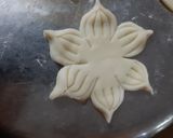 ময়দার ফুল গজা রেসিপির ধাপ 3 ছবি