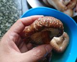 Hình bước làm 1 của món Gà hầm nấm
