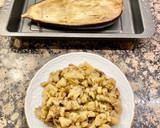 Foto del paso 3 de la receta: Berenjenas rellenas con queso gratinado