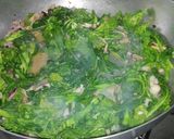 Foto del passaggio 4 della ricetta Orecchiette con cime di rapa e frutti di mare