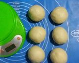 Foto langkah ke 2 dari resep Caterpillar bread.