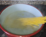 Foto del paso 1 de la receta: Espaguetis con gambas a la asiática
