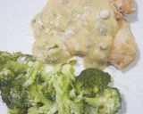 Foto del paso 5 de la receta: Pollo a la plancha con crema de maracuyá y espinacas