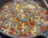 Foto del paso 4 de la receta: Langostinos estilo griego 🦐 🍅 🧅 🧀