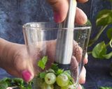 A picture of step 4 of Grapes Mojito.