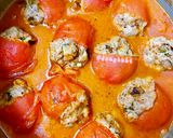 Hình bước làm 2 của món Cà Chua nhồi Thịt Băm  🍅 🍚