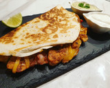 Csirkés quesadilla avokádókrémmel recept fázis 3 fotója