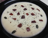 Foto del paso 4 de la receta: Crema de melón con jamón ibérico y semillas