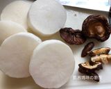 A picture of step 2 of Scallop, Pork Rib, and Daikon Soup.