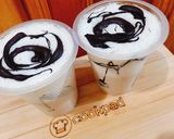 A picture of step 5 of Chocolatty iced coffee.