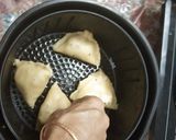 A picture of step 4 of Air  Fryer  Poha  Samosa.