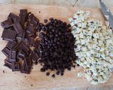 Foto langkah ke 3 dari resep Soft and Chewy Triple Chocolate Fudge Brownies.