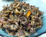 Foto langkah ke 3 dari resep Cumi hitam simpel.