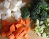 Foto del paso 1 de la receta Crema de brécol y zanahorias al curry