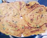 A picture of step 4 of Healthy nutritious whole wheat flour and makki flour vegetable pancake.