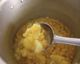 A picture of step 1 of Dahi Ragda Puri Chaat.