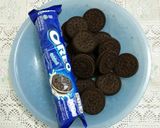 Foto langkah ke 1 dari resep Unbaked Oreo Cheesecake.