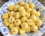 Hình bước làm 2 của món Bánh Bột Lọc Nhân Đậu Xanh