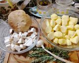 Foto del passaggio 1 della ricetta Padellata di patate e porcini al profumo di aromi