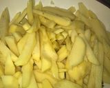 A picture of step 1 of Chips, scrambled eggs and Fresh orange juice.