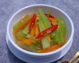 Foto langkah ke 5 dari resep Tumis Wortel Labu Siam.